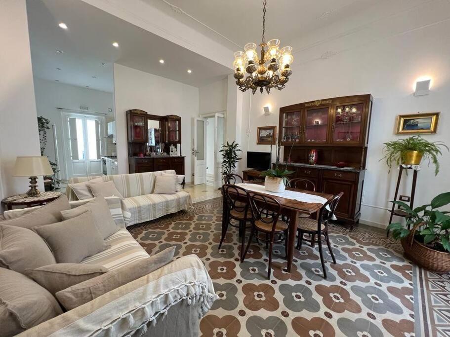 Lux Domus Apartment Bari Eksteriør billede