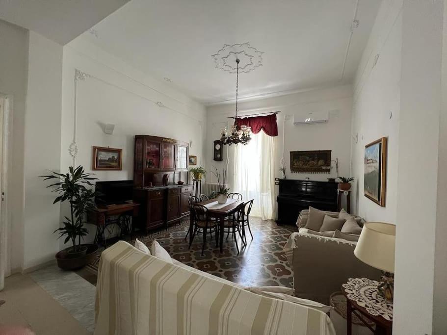 Lux Domus Apartment Bari Eksteriør billede